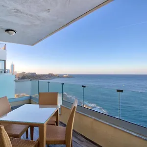Seafront With Balcony & Sea Views By Jl Apartamento Sliema