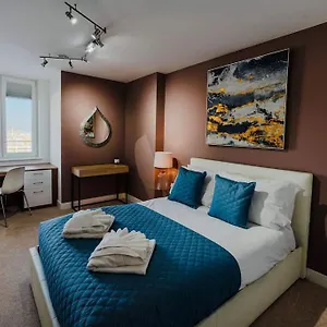 Marina With A View / 2 Bd Flat Apartment Brighton